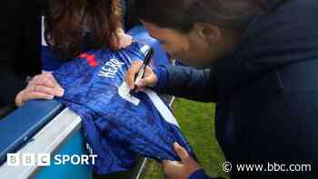 Chelsea Women stop autographs at games over safety