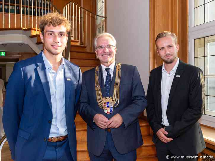 Eintrag ins Goldene Buch der Stadt: Empfang für Mülheims Olympia-Silber-Gewinner