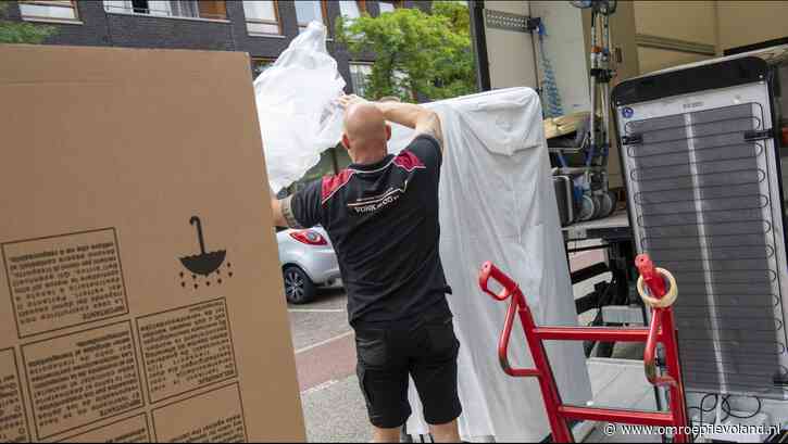 Almere - Almeerder laat zichzelf bezorgen in doos bij ex in Heerenveen