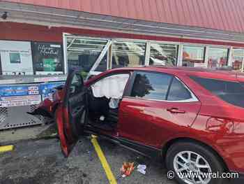 SUV crashes into Selma convenience store