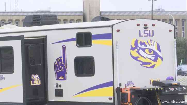 Tailgaters setting up throughout LSU ahead of Saturday's home-opener