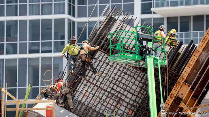 Surge of foreign-born workers remake American jobs market