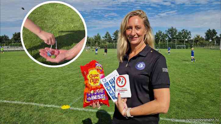 Lolly's moeten schreeuwende ouders op het voetbalveld stil houden