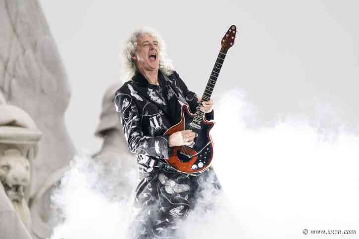 Queen guitarist Brian May says he had a 'minor stroke'