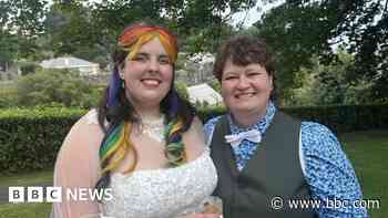 Couple get married at Channel Islands Pride