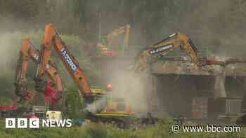 Workers start to demolish M62 rail bridge