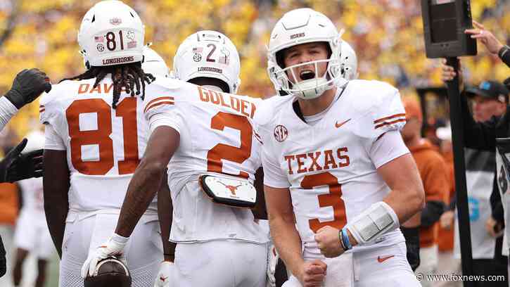 Quinn Ewers puts on stellar display, throws 3 touchdown passes as Texas routs Michigan