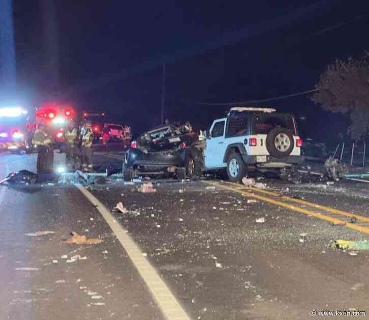 2 dead after multi-car crash in Mustang Ridge