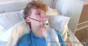 Schoolboy's lung collapsed after he vaped and doctor explains why