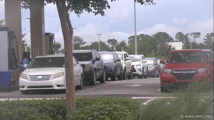 Long lines are forming at the gas pump as Francine's landfall approaches