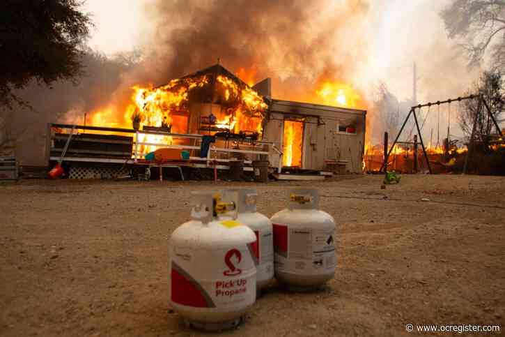 Homes destroyed near Lake Elsinore as massive Airport fire continues to burn