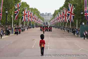 Buckingham Palace guard’s distinctive bearskin caps under fire by animal rights group