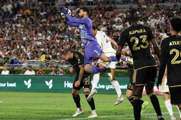 LAFC looks to sweep Galaxy in El Trafico series