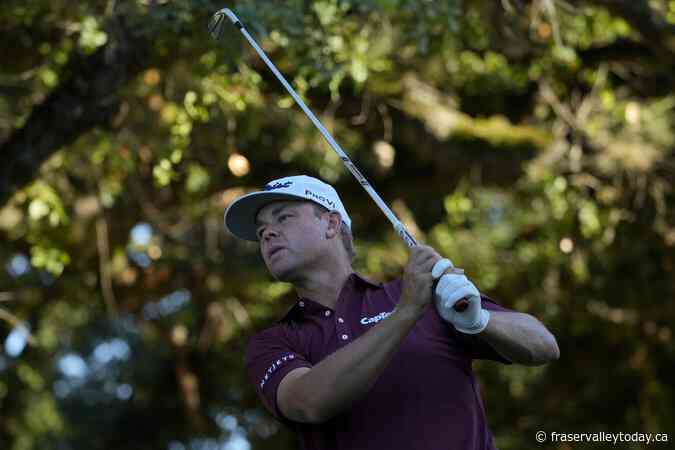 Tree-hugging Patton Kizzire takes lead at Silverado in FedEx Cup Fall opener