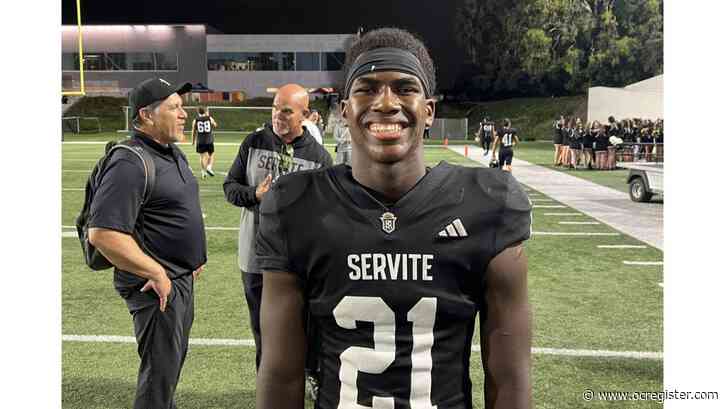 Servite football rumbles past Notre Dame behind powerful run game