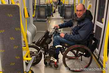 Het leven zoals het is op tram 2: rolstoelgebruiker Filip maakt foto’s van medereizigers