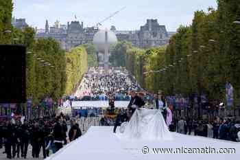 JO de Paris: une ultime fête sur les Champs-Elysées pour célébrer l'équipe de France