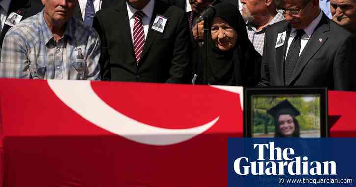 Funeral for slain Turkish American Ayşenur Ezgi Eygi draws hundreds