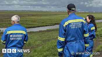 Marsh rescue pair were 'trying to walk to Blackpool'