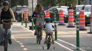 Low-income families in Montreal could soon get help to pay for kids' bicycle helmets