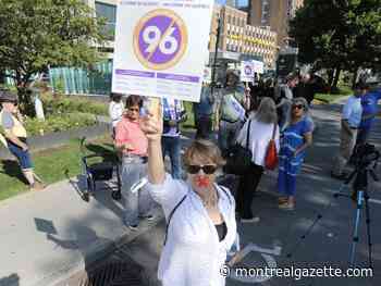 'Gone too far': Citizens, groups protest against Bill 96 at Jewish General Hospital