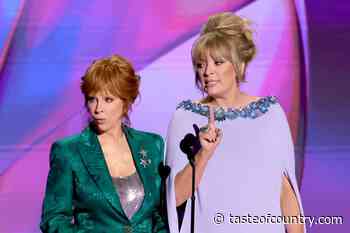 Reba McEntire + Melissa Peterman Were BFF Goals at the Emmys