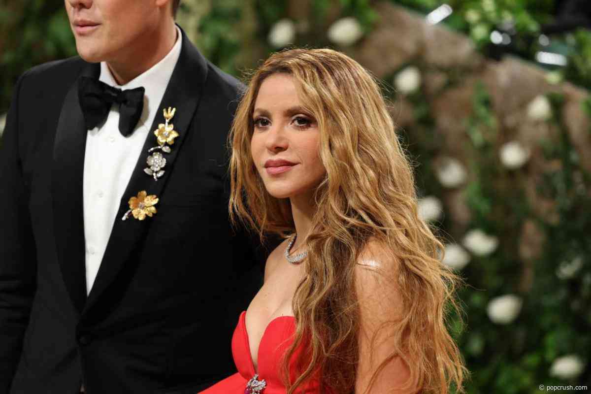 Shakira Stops Shooting Music Video After Fan Films Up Her Skirt