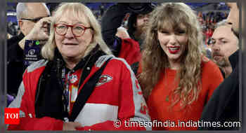 Taylor Swift's mom shares a hug for Donna Kelce