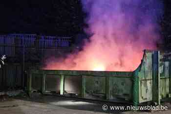 Kwaad opzet bij brand in containerpark niet uitgesloten: “afval van gemeentelijke vuilnisbakken in brand”