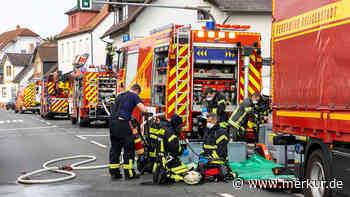 Brand in Restaurant an bayrischer Grenze: Giftiger Rauch setzt Feuerwehr zu