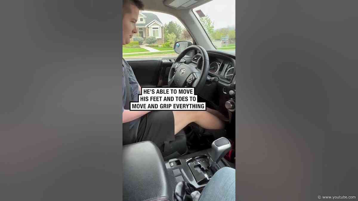 How he drives with his feet! 😮🦶  -  🎥 smartfeet432