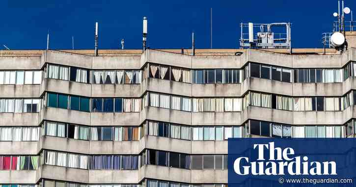 Tracey Emin among hundreds opposing changes to Margate ‘brutalist masterpiece’