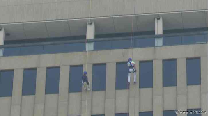 State Attorney General rappels down Baton Rouge high rise in Boy Scouts fundraising drive