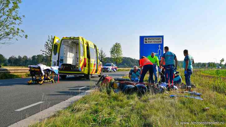 Motorrijdster (48) ernstig gewond bij botsing met auto