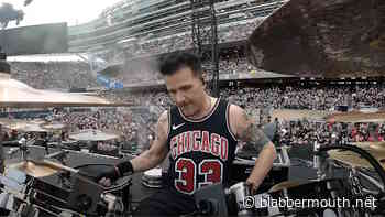 CHARLIE BENANTE Shares Front-Drum-Cam Video Of PANTERA's Soldier Field Performance