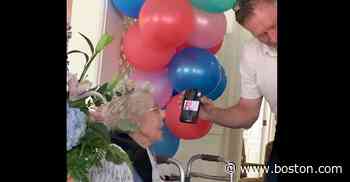 Bruins fan gets FaceTime call from Bobby Orr on her 105th birthday