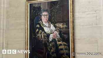 Portrait of city's first Lord Mayor unveiled