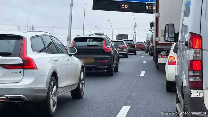 Ongeluk op A58 met meerdere voertuigen, file en extra reistijd