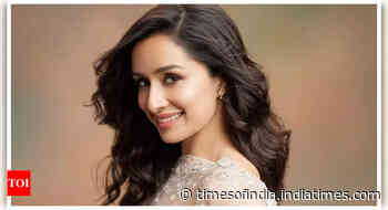 Shraddha engages in yet another fun fan chat