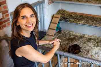 Kinderboerderij Rivierenhof zoekt meters en peters, Elisabeth Lucie Baeten ontfermt zich alvast over konijn Tess