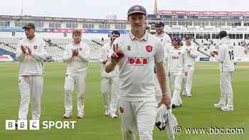 Essex beat dismal Bears by an innings at Edgbaston