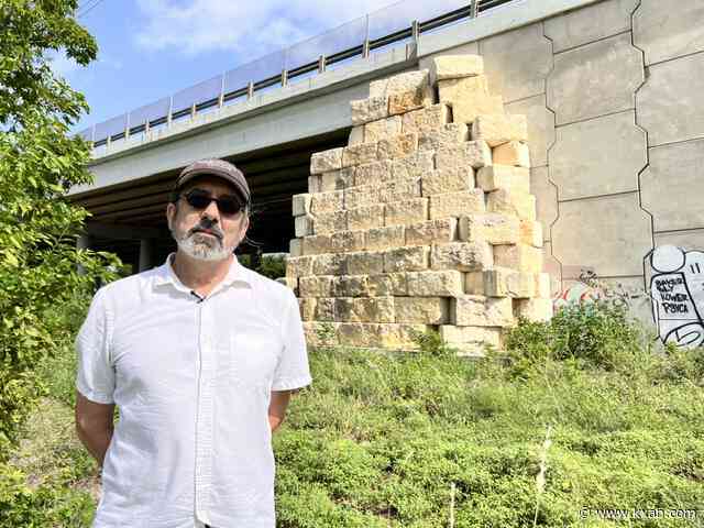 City clears up concerns about strange structure near busy Austin bridge