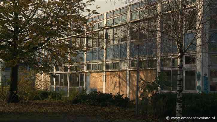 Lelystad - Schoolgebouw De Rietlanden in Lelystad wordt gesloopt vanaf 1 oktober