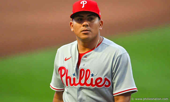 Suárez struggles as Phillies open road trip with loss to Brewers