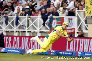 Duckett hits 95 before England slowed by Australia’s spinners to post 315 all out