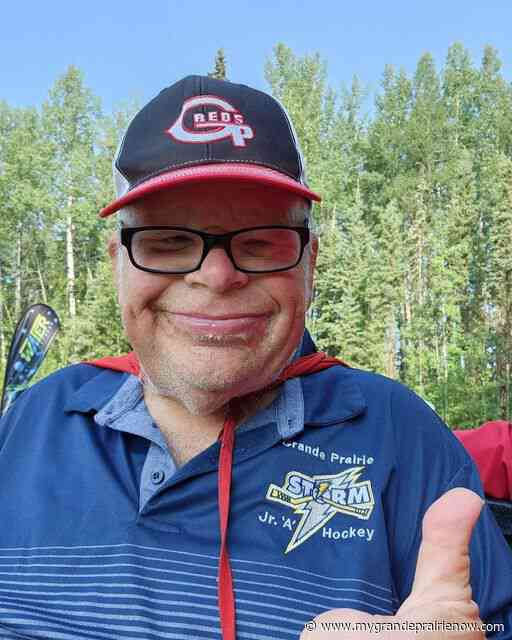 GP Storm superfan and longtime volunteer Doug Edey recognized with AJHL Viterra Salute to Service Volunteer Award