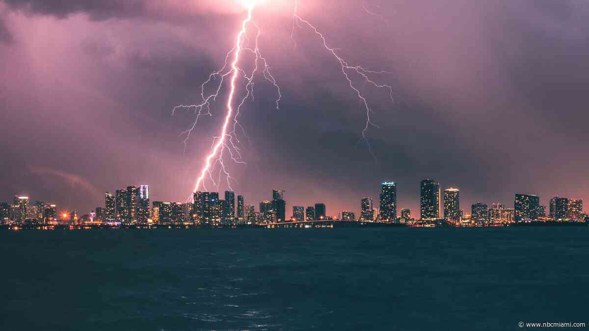 Why is Florida the ‘lightning capital' of the United States?