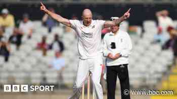 Lancashire victory ends Somerset title bid