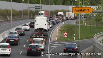 Beide Fahrtrichtungen gesperrt: Kilometerlanger Stau auf B17