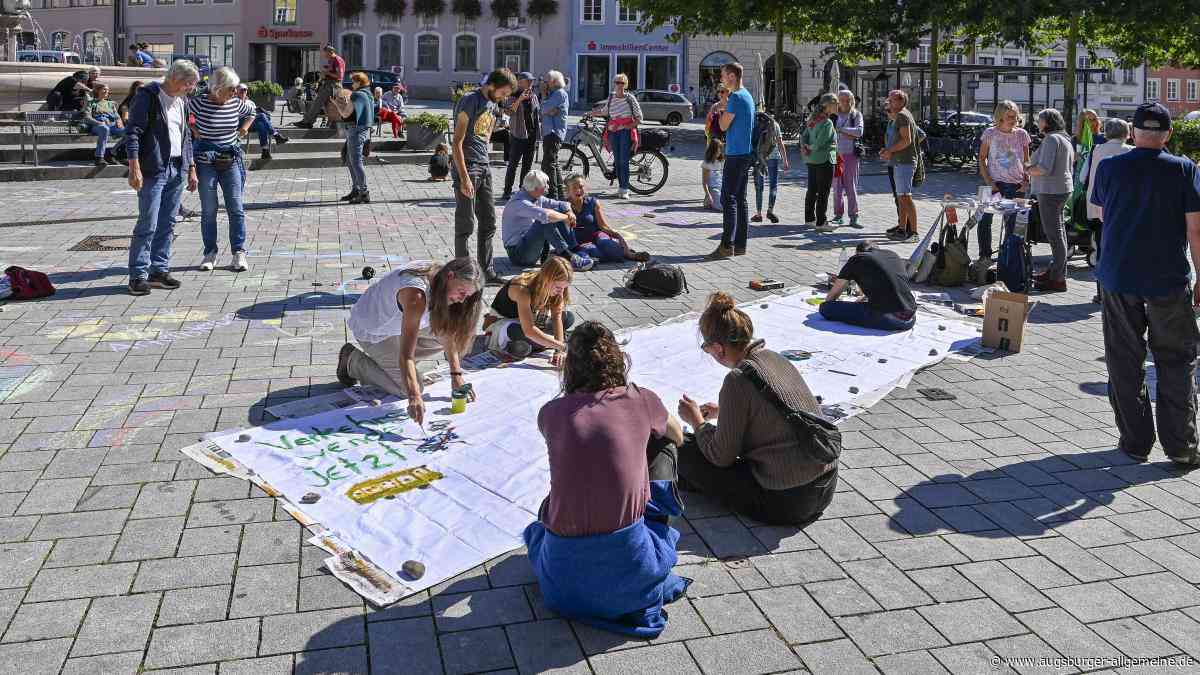 „Fridays For Future“ in Landsberg: Mit Kreide und Pinsel gegen den Klimawandel